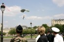 N2005-258M01-0075 * Les commandos  l'oeuvre ... * 2544 x 1696 * (1.9MB)