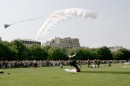 N2005-258M01-0076 * Les commandos  l'oeuvre ... * 2544 x 1696 * (1.79MB)